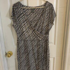 Ann Taylor black and white V-neck